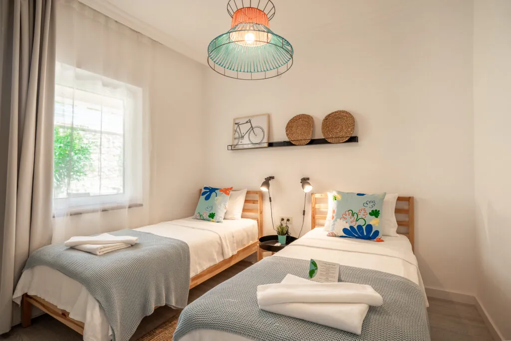 Zwei-Zimmer-Zimmer 01