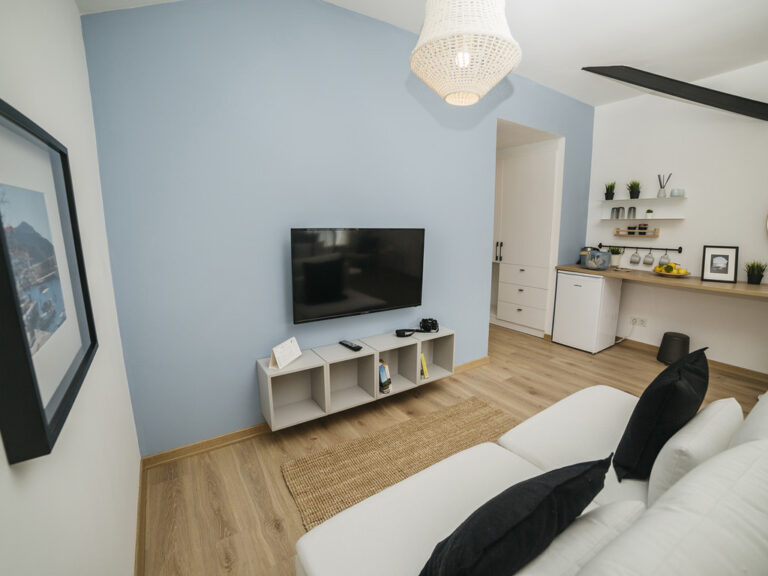 Chambre romantique sous toit 06 - True Blue Hôtel